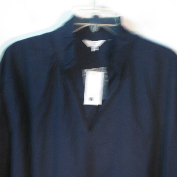Crown & Ivy Blouse XXL NWT $59 V Neckline Half Sleeves Navy Blue - Picture 3 of 5